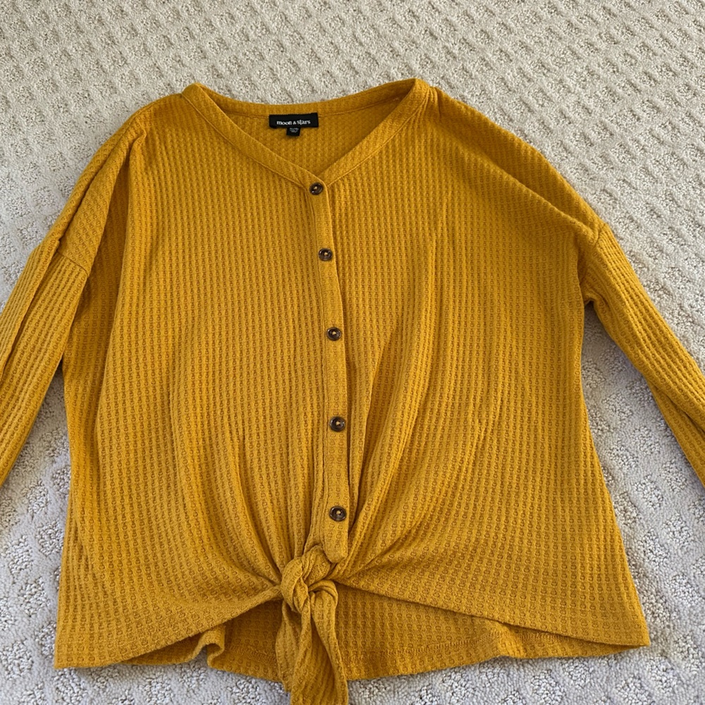 LIKE NEW Girls Size XL/16 Light Top